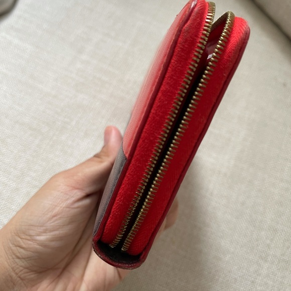 Beautiful Celine Vintage Zipper Wallet - Picture 5 of 11